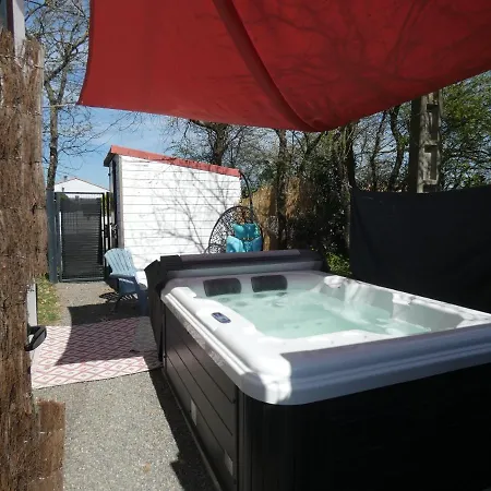Grain De Sable Et Son Jacuzzi * Talmont-Saint-Hilaire