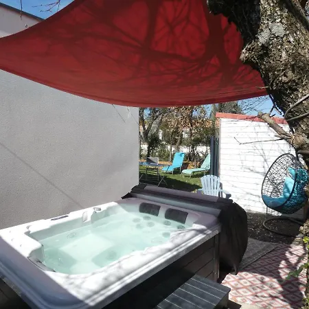 Grain De Sable Et Son Jacuzzi * Talmont-Saint-Hilaire