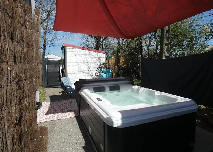 Grain De Sable Et Son Jacuzzi * Talmont-Saint-Hilaire