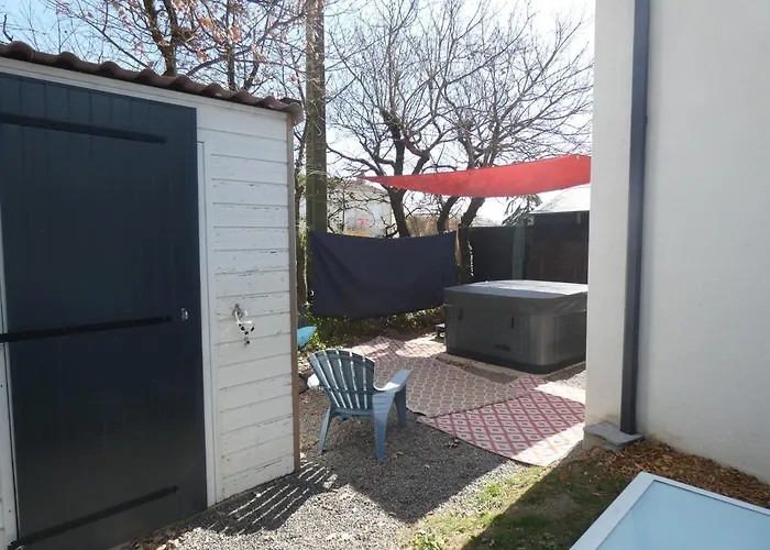 Grain De Sable Et Son Jacuzzi *